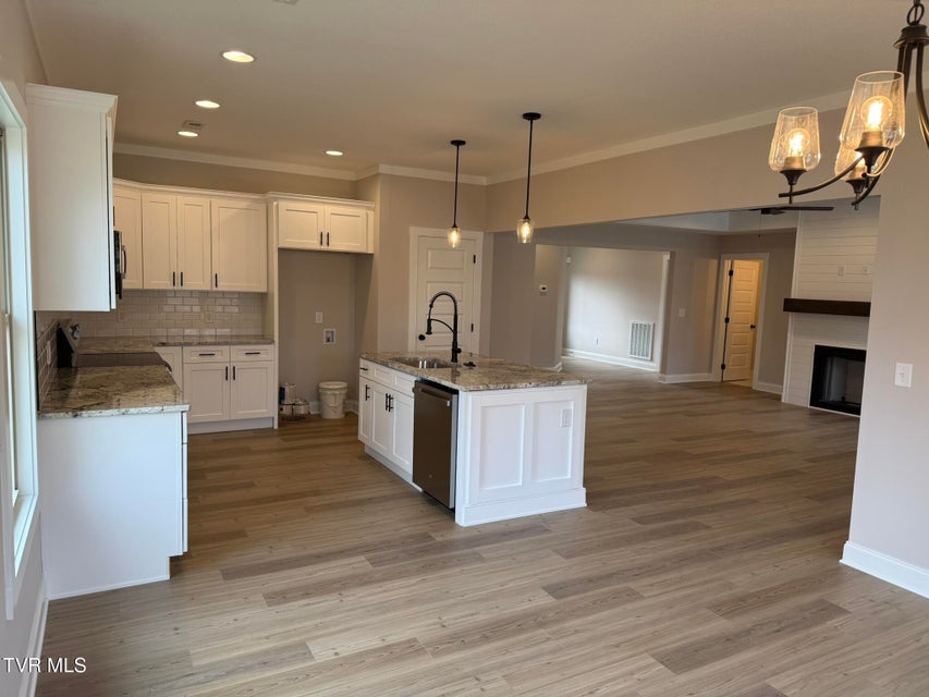 Photo #4: 560 Catalina Court