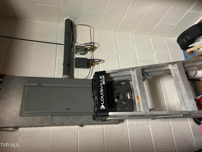 Photo #27: 442 Economy Road