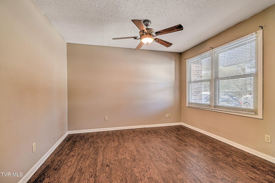 Photo #4: 1476 Tn-126 