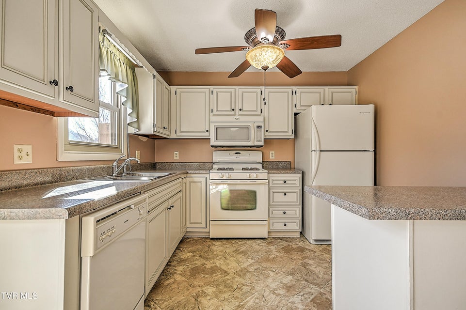 Photo #6: 1476 Tn-126 