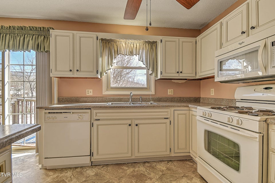 Photo #7: 1476 Tn-126 