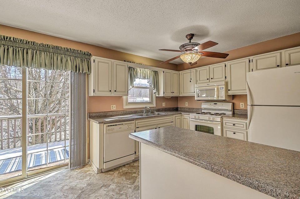 Photo #8: 1476 Tn-126 