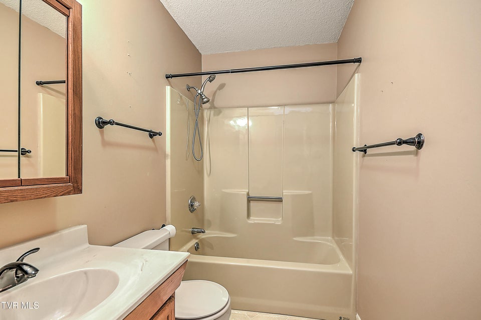 Photo #14: 1476 Tn-126 