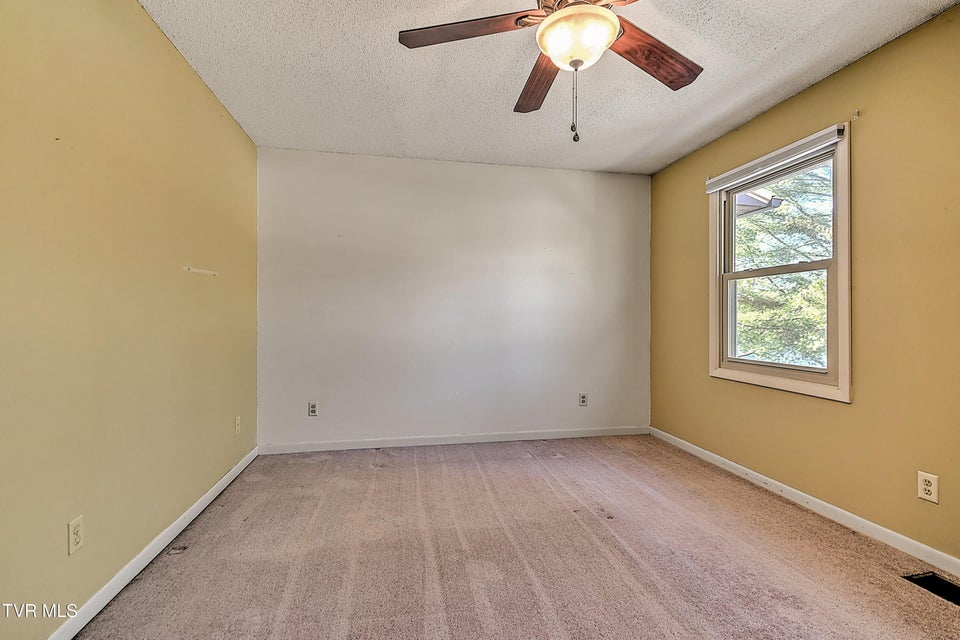 Photo #17: 1476 Tn-126 