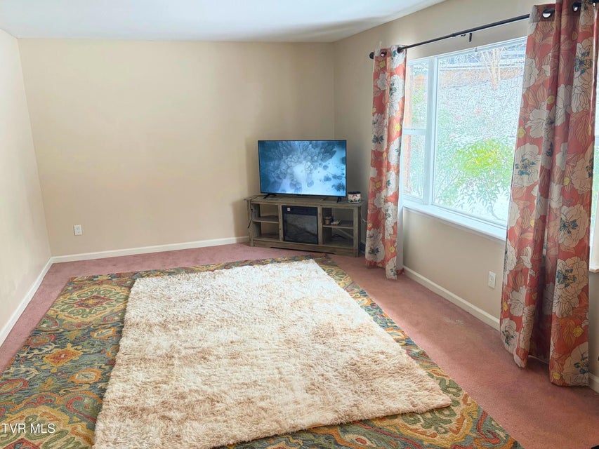 Photo #4: 108 Saratoga Circle