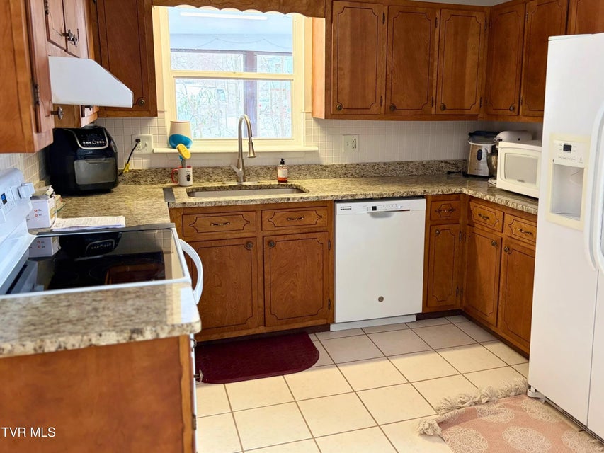 Photo #6: 108 Saratoga Circle