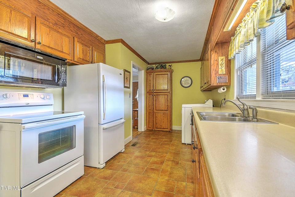 Photo #24: 104 Houston Street