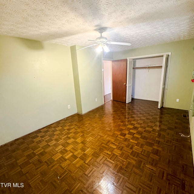 Photo #25: 172 Eastern Star Road