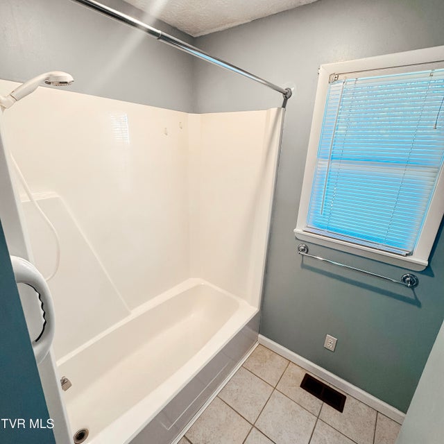 Photo #19: 172 Eastern Star Road