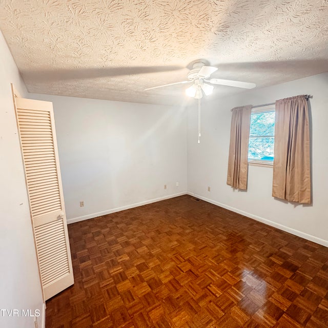 Photo #26: 172 Eastern Star Road