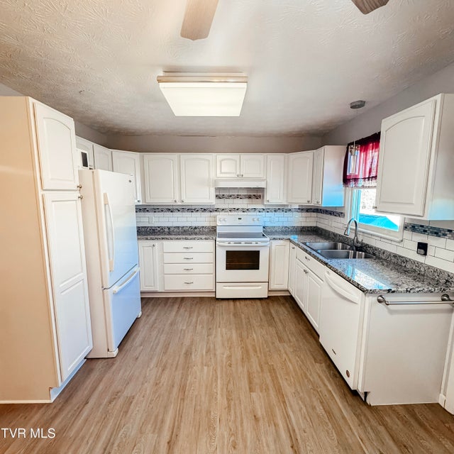 Photo #14: 172 Eastern Star Road