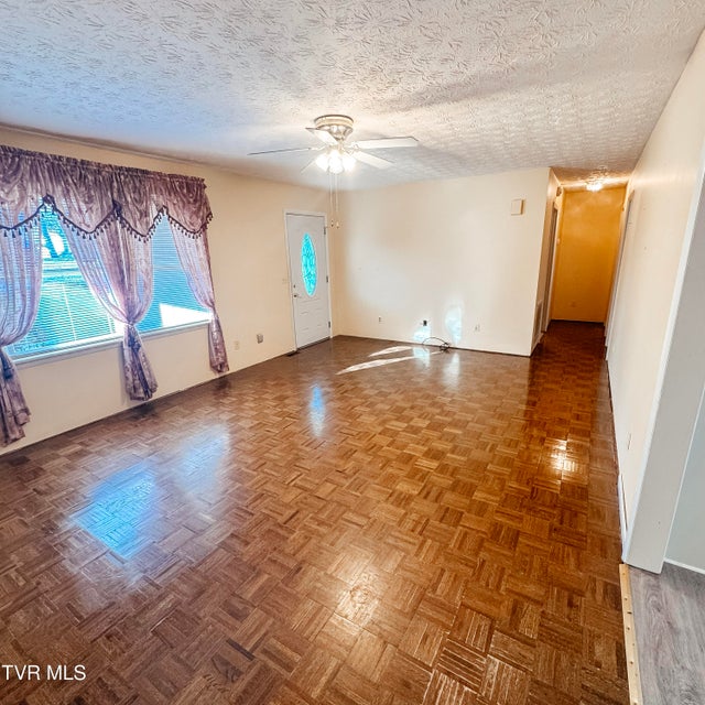 Photo #22: 172 Eastern Star Road