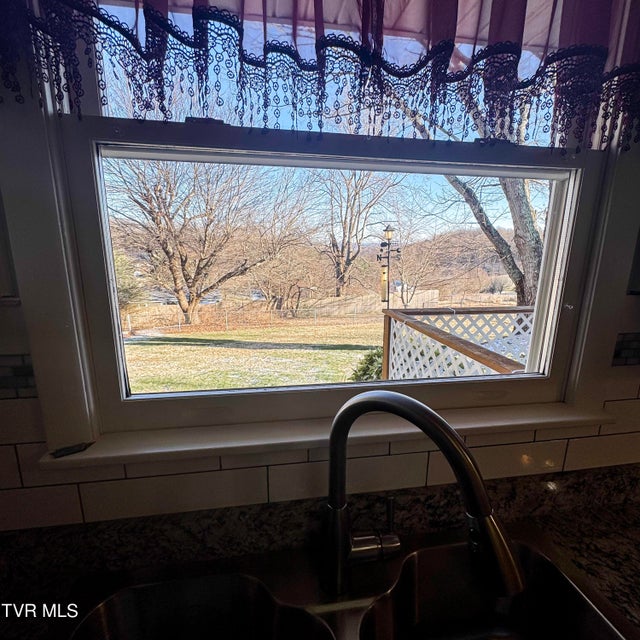 Photo #17: 172 Eastern Star Road