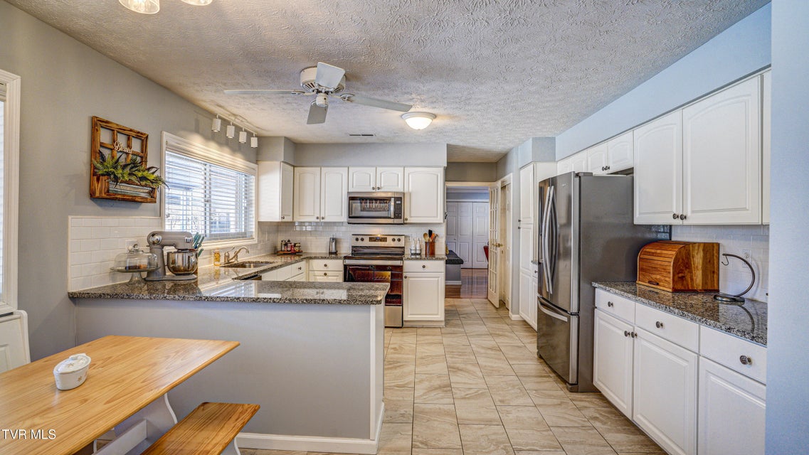 Photo #18: 955 9th Street