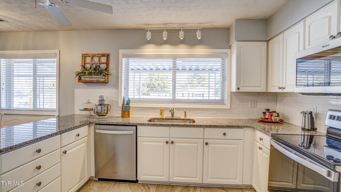 Photo #21: 955 9th Street