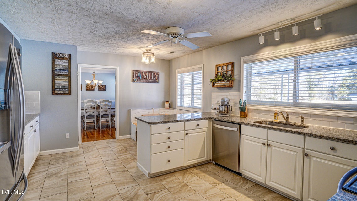 Photo #22: 955 9th Street