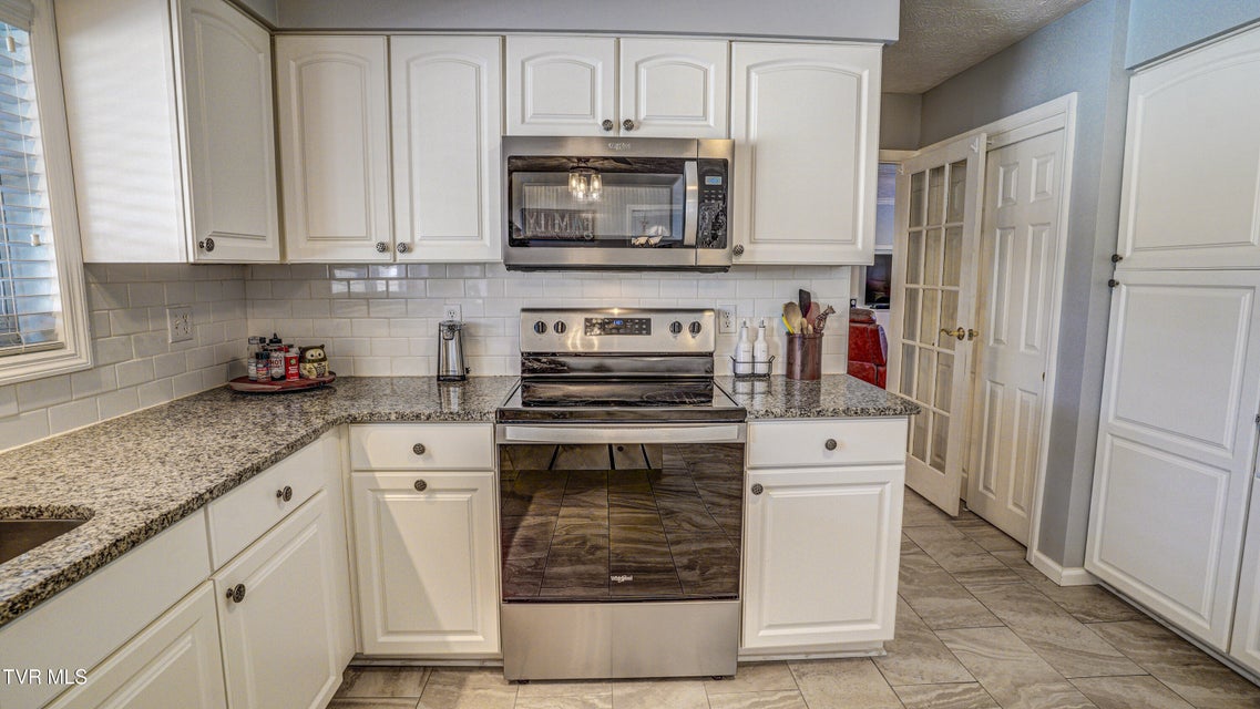 Photo #24: 955 9th Street