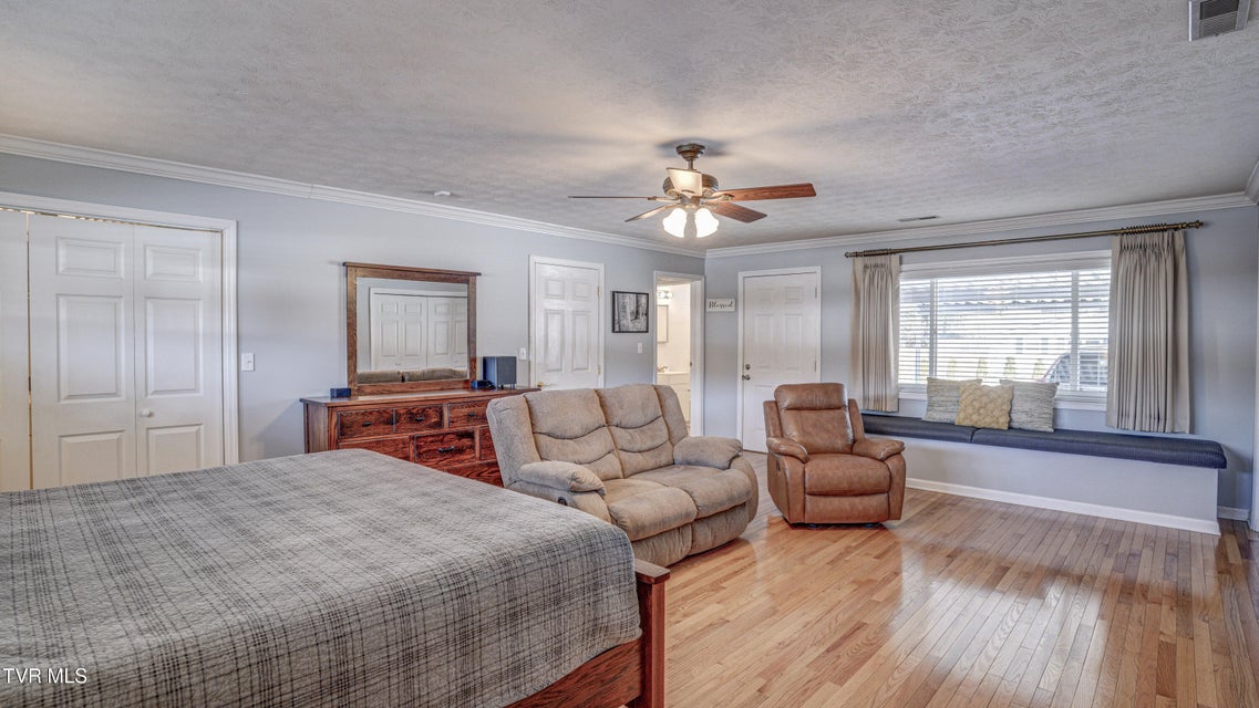 Photo #27: 955 9th Street