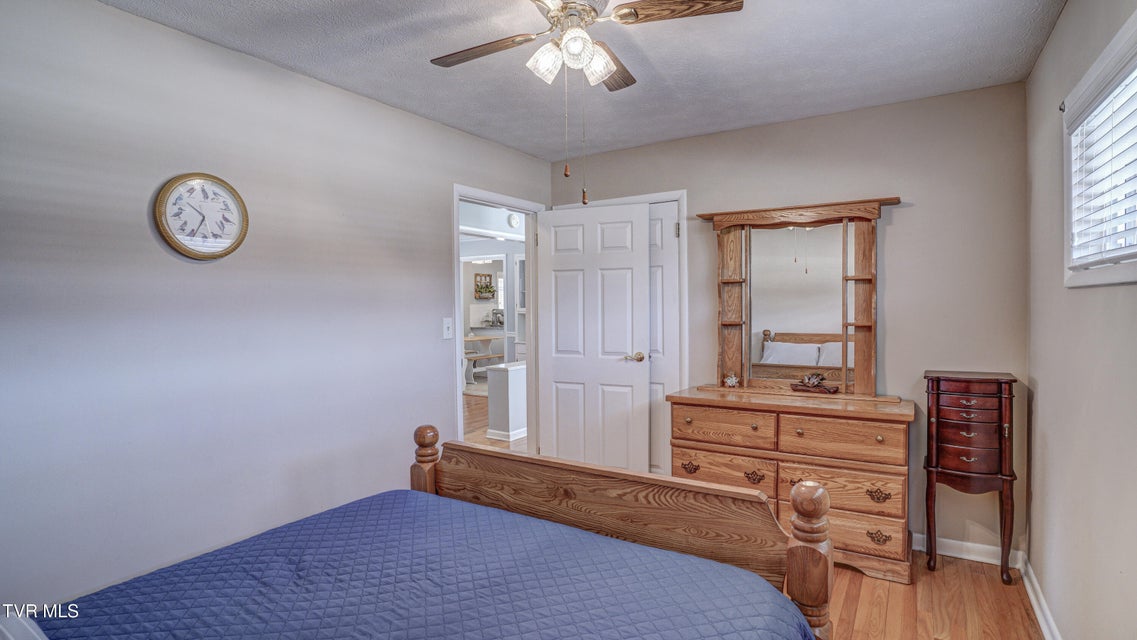 Photo #31: 955 9th Street