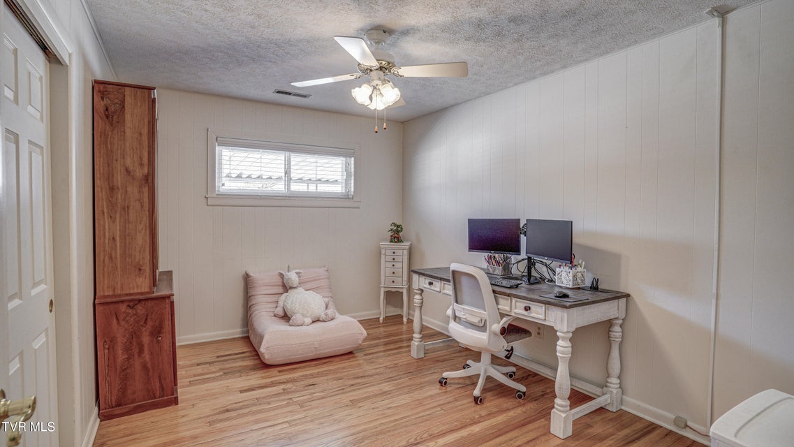 Photo #32: 955 9th Street