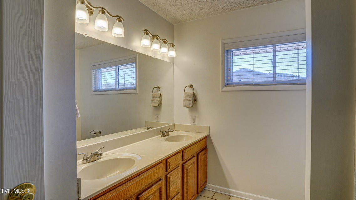 Photo #45: 955 9th Street