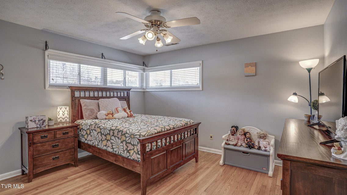 Photo #35: 955 9th Street