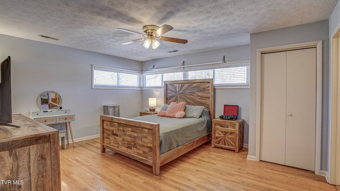 Photo #39: 955 9th Street