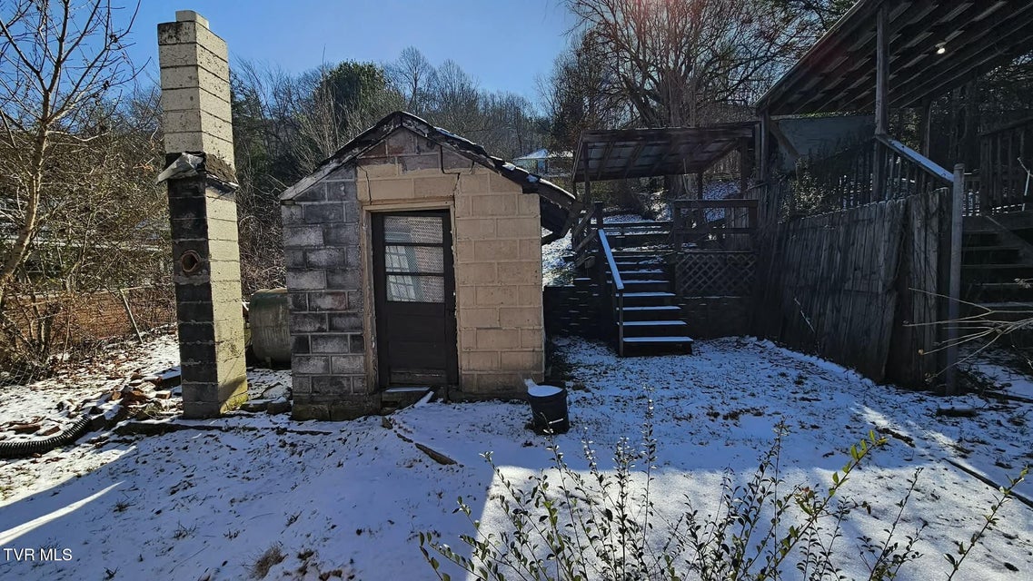 Photo #4: 521 Kentucky Avenue