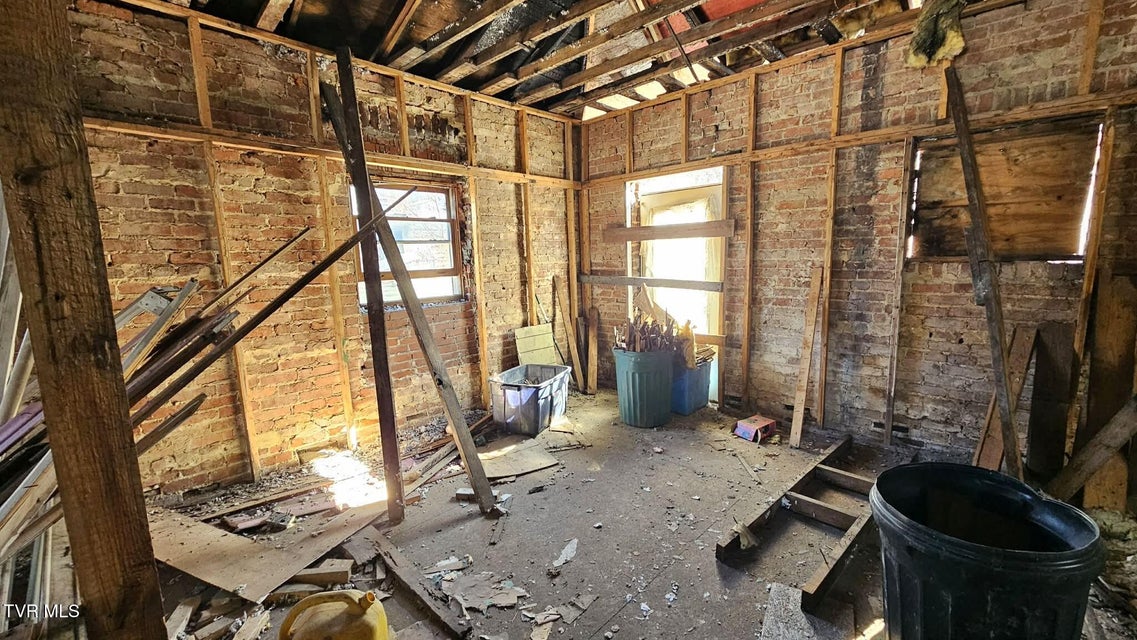 Photo #6: 521 Kentucky Avenue