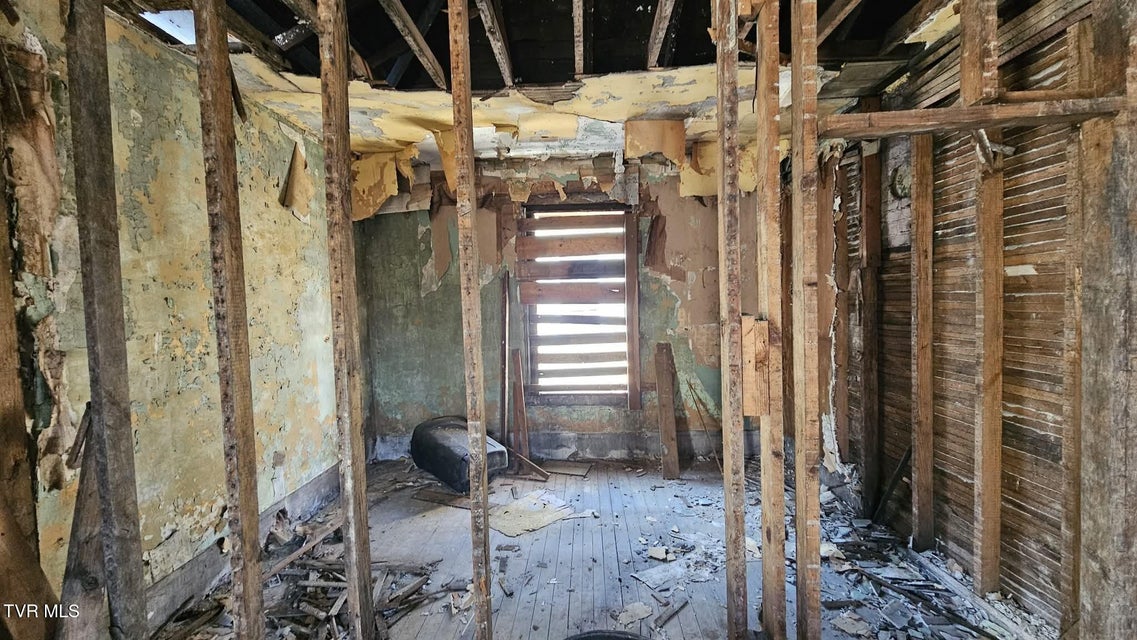 Photo #9: 521 Kentucky Avenue