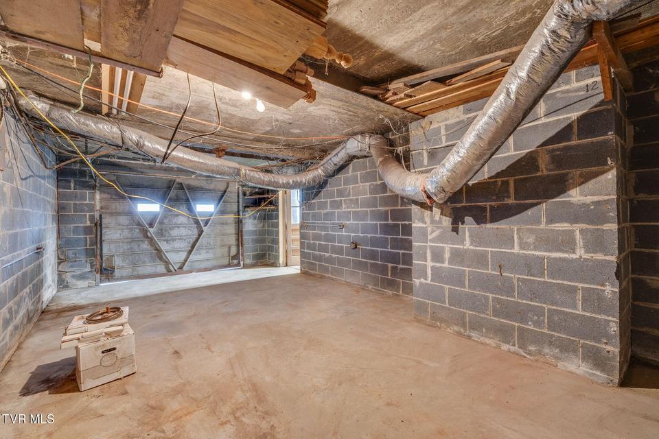 Photo #32: 1117 Delrose Drive