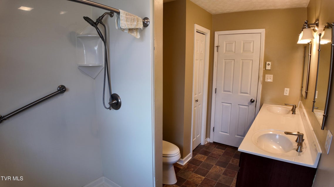 Photo #38: 123 Valley View Drive