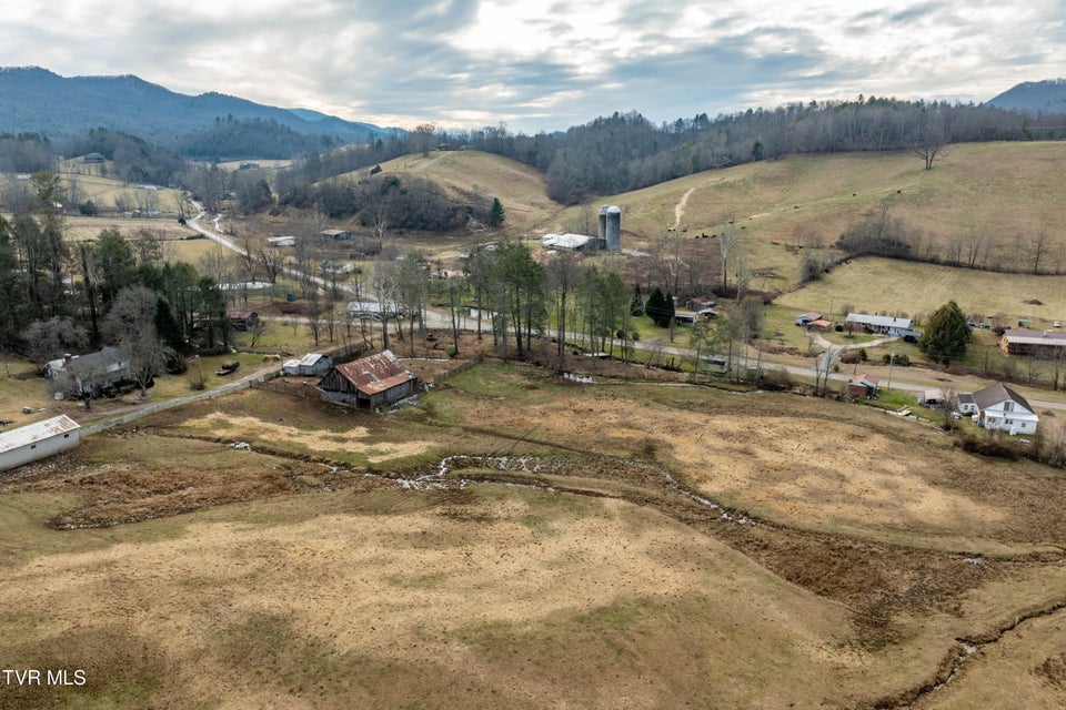 Photo #10: 517 Mill Creek Road