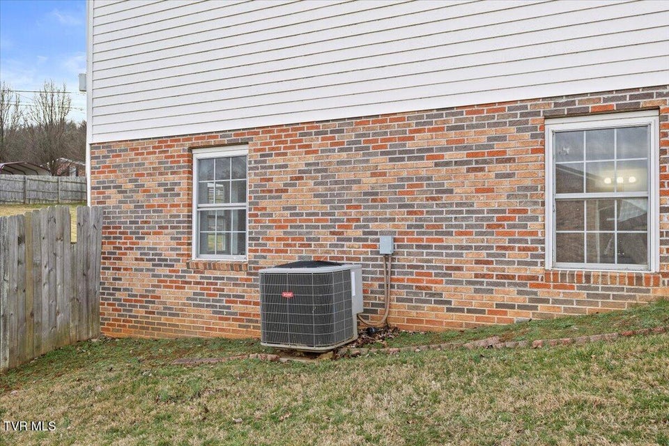 Photo #14: 331 Townview Drive