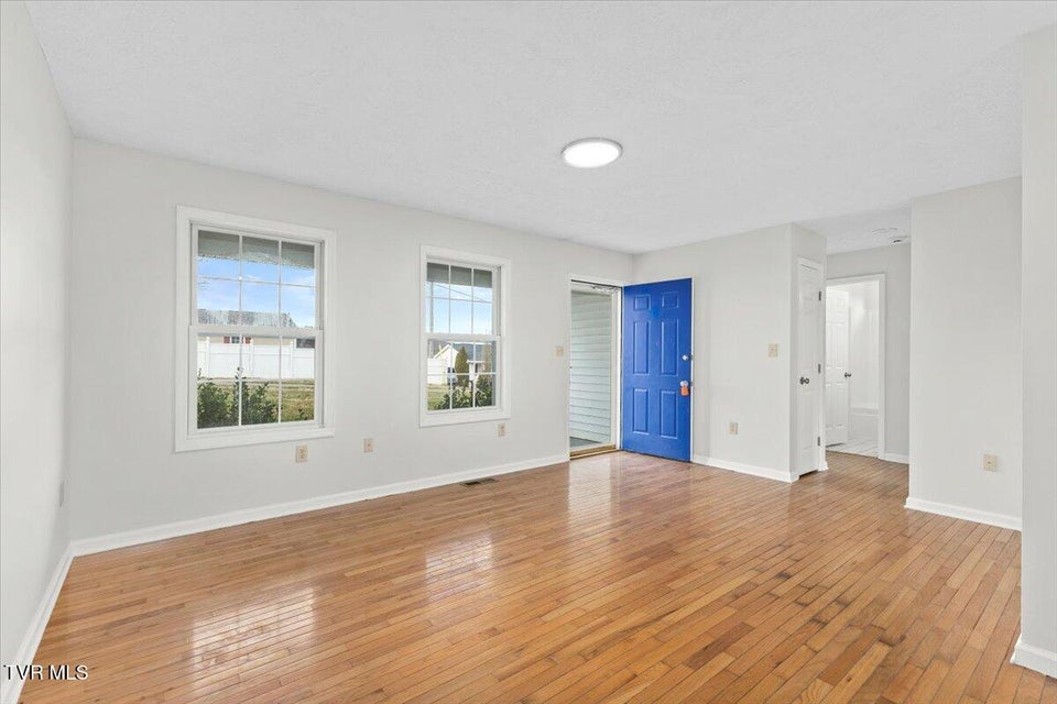 Photo #16: 331 Townview Drive