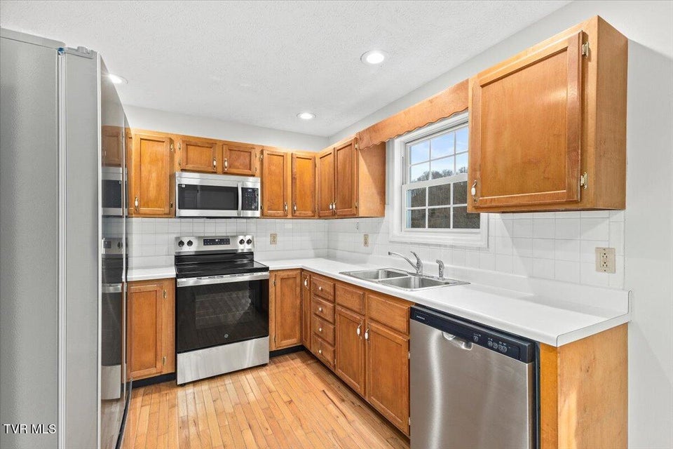 Photo #18: 331 Townview Drive