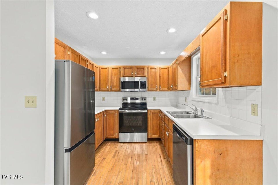 Photo #19: 331 Townview Drive