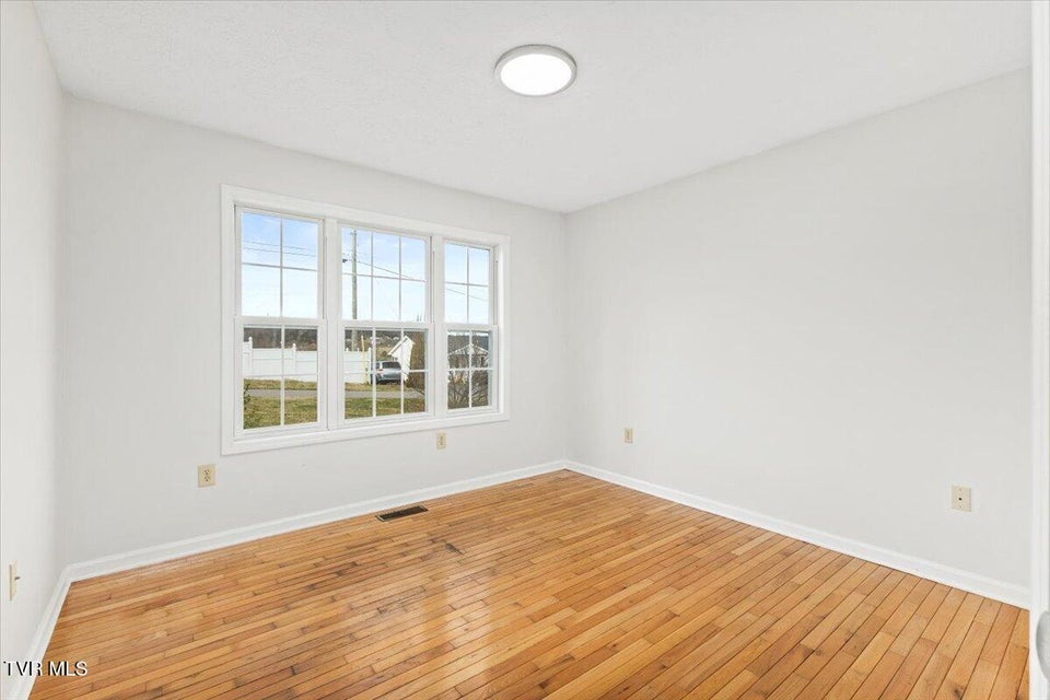 Photo #22: 331 Townview Drive