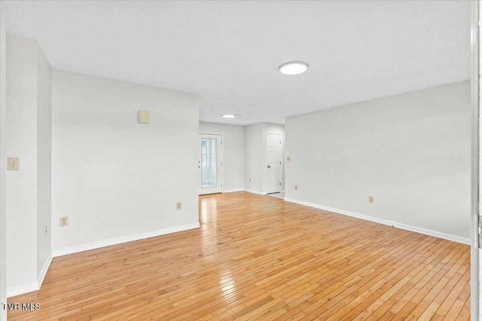 Photo #25: 331 Townview Drive