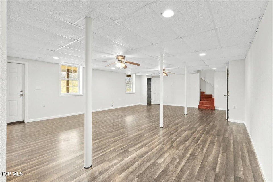 Photo #40: 331 Townview Drive