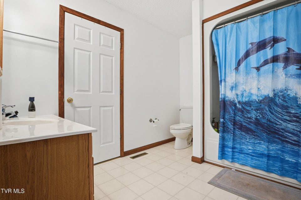 Photo #15: 528 Main Street