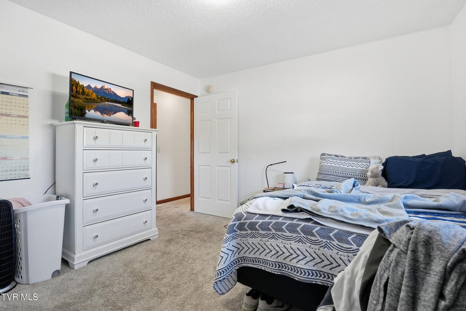 Photo #18: 528 Main Street