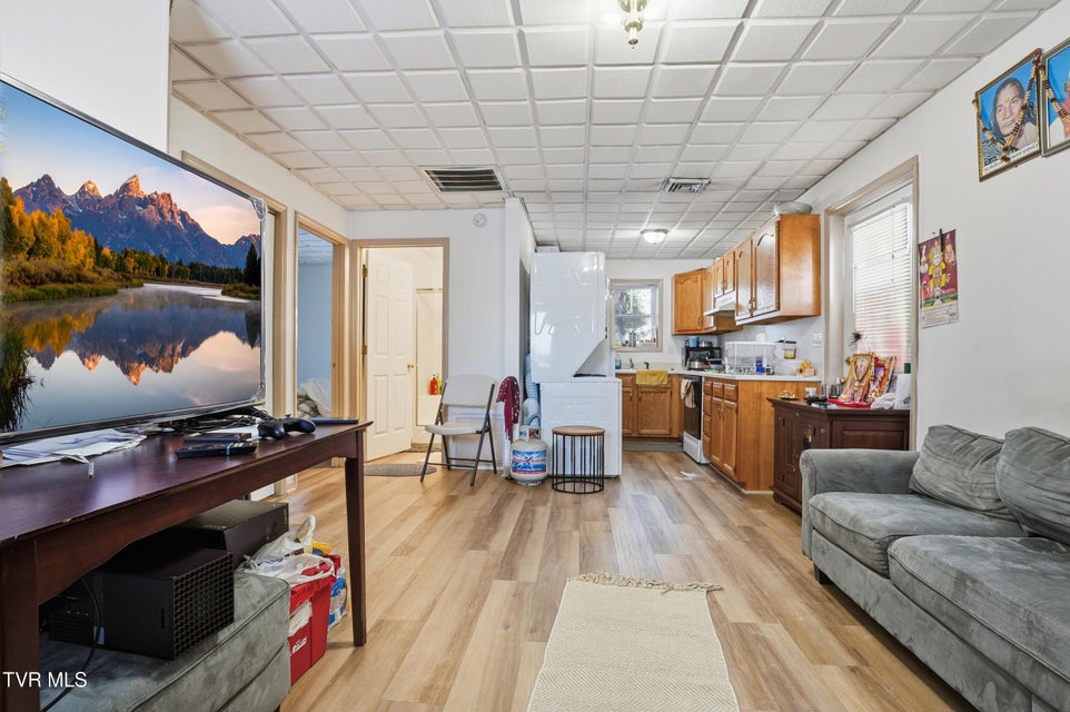 Photo #21: 528 Main Street