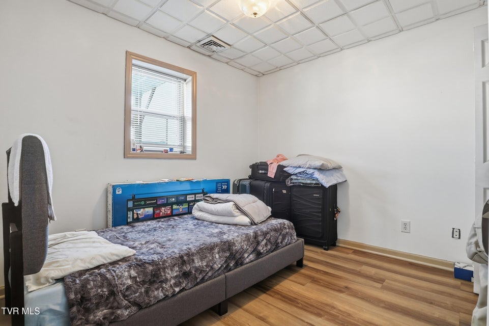 Photo #26: 528 Main Street