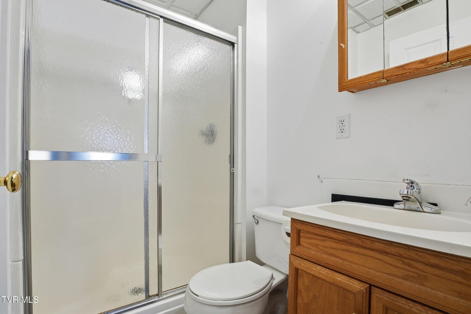 Photo #27: 528 Main Street