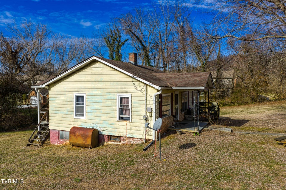 Photo #2: 1605 Lynnwood Drive