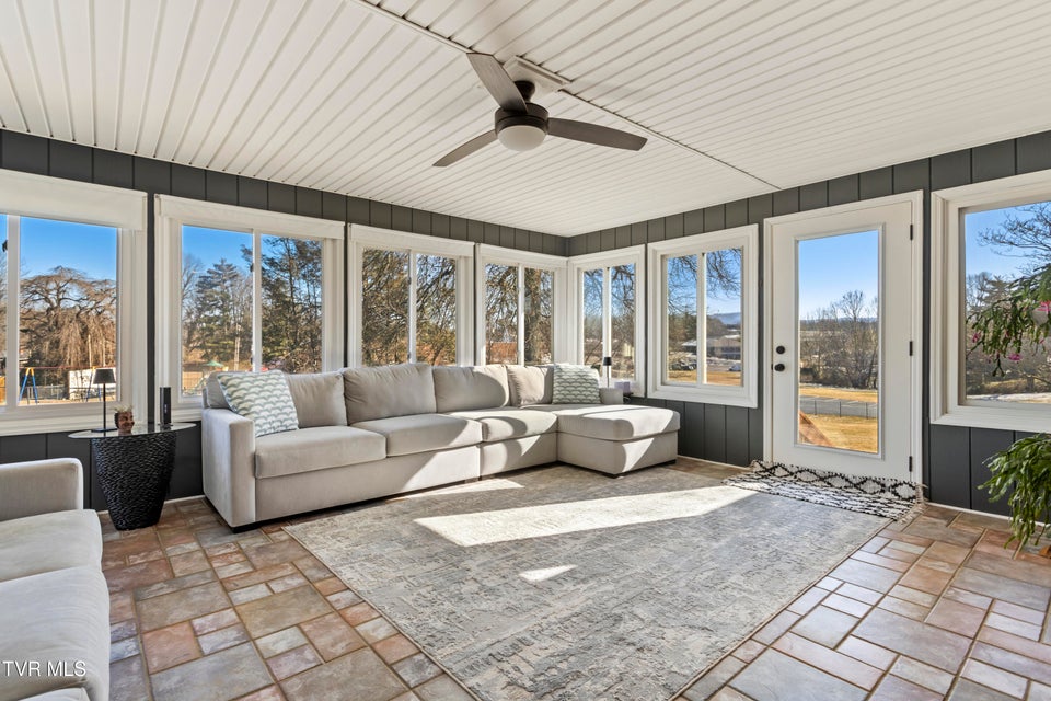 Photo #36: 2112 Knob Creek Road