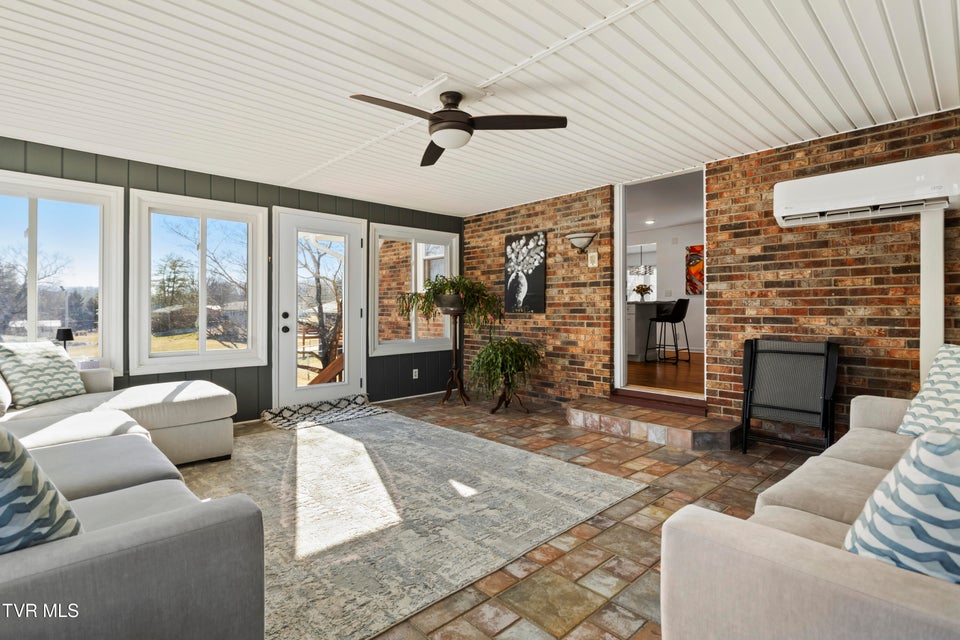 Photo #34: 2112 Knob Creek Road