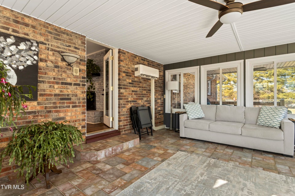 Photo #35: 2112 Knob Creek Road