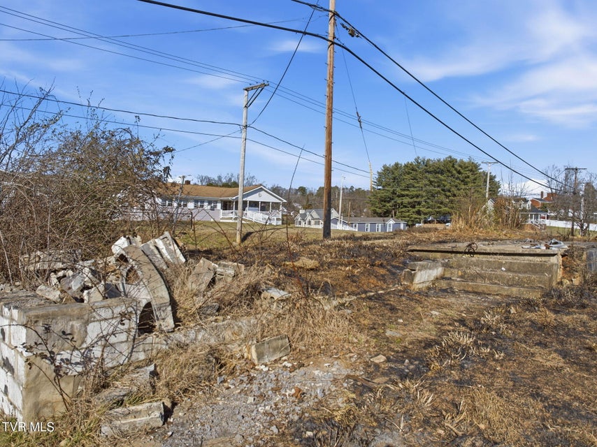 Photo #8: 1515 Bloomingdale Road